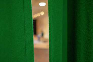 Greenscreen Molton B6.00xH4.00m met ringen - Afbeelding 2